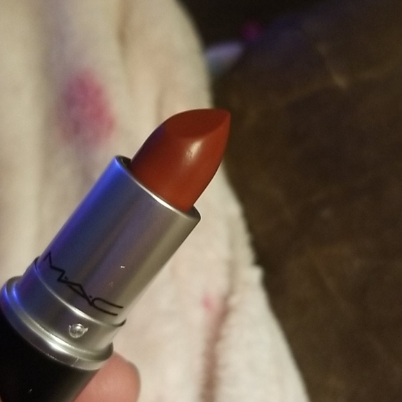 Lipstick - Picture 6 of 7